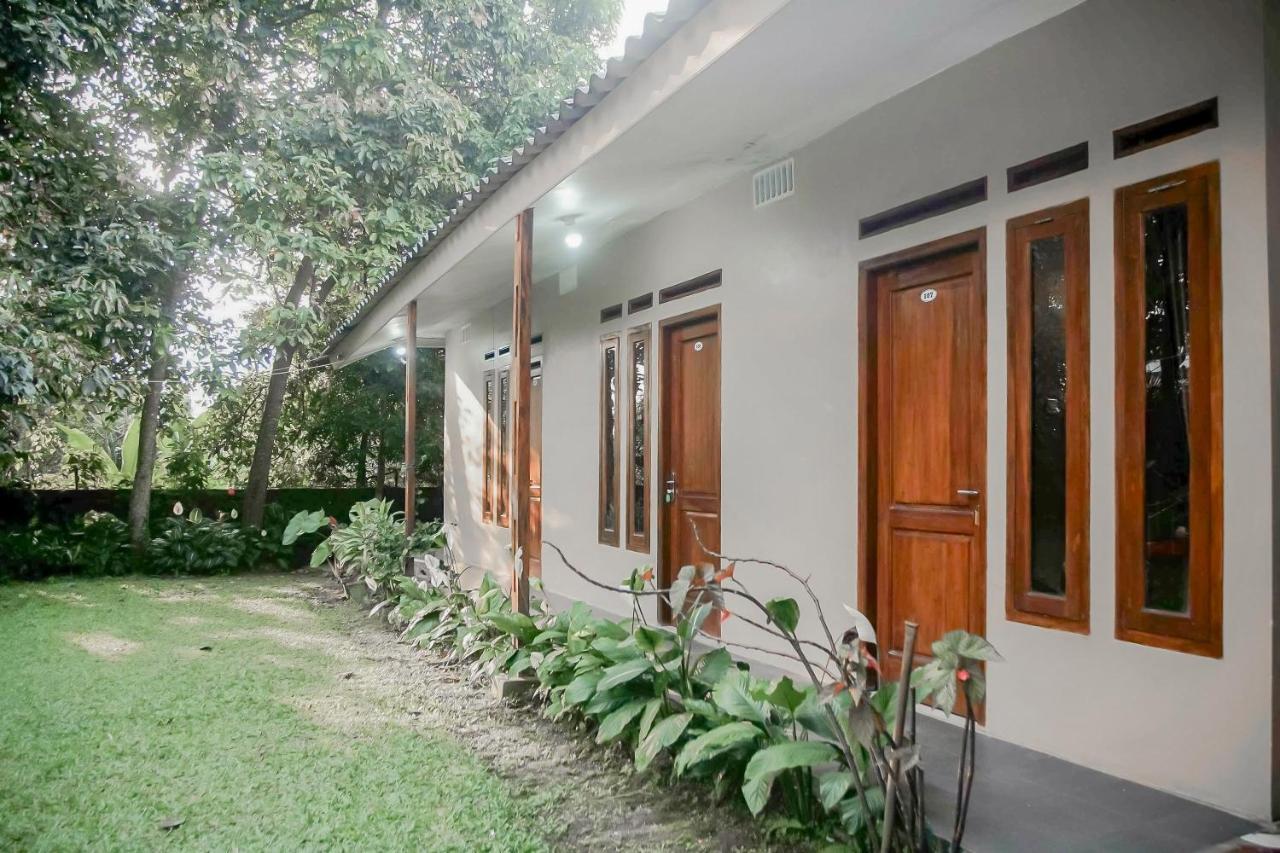 فندق Reddoorz Near Taman Safari 2 بوكور المظهر الخارجي الصورة